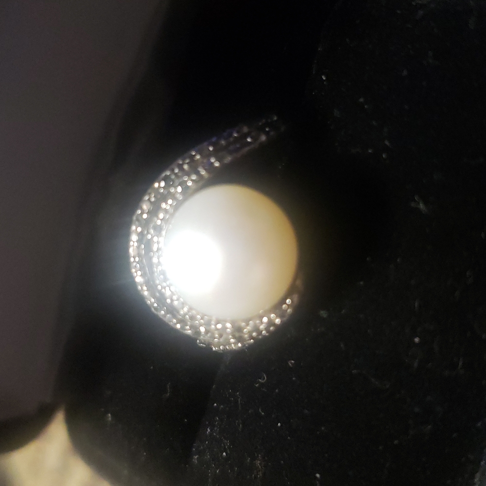 Beautiful Freshwater pearl        ring